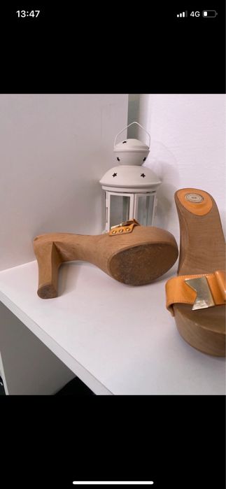 Sandale elegante Elisabetta Franchi din piele lacuita marimea 39