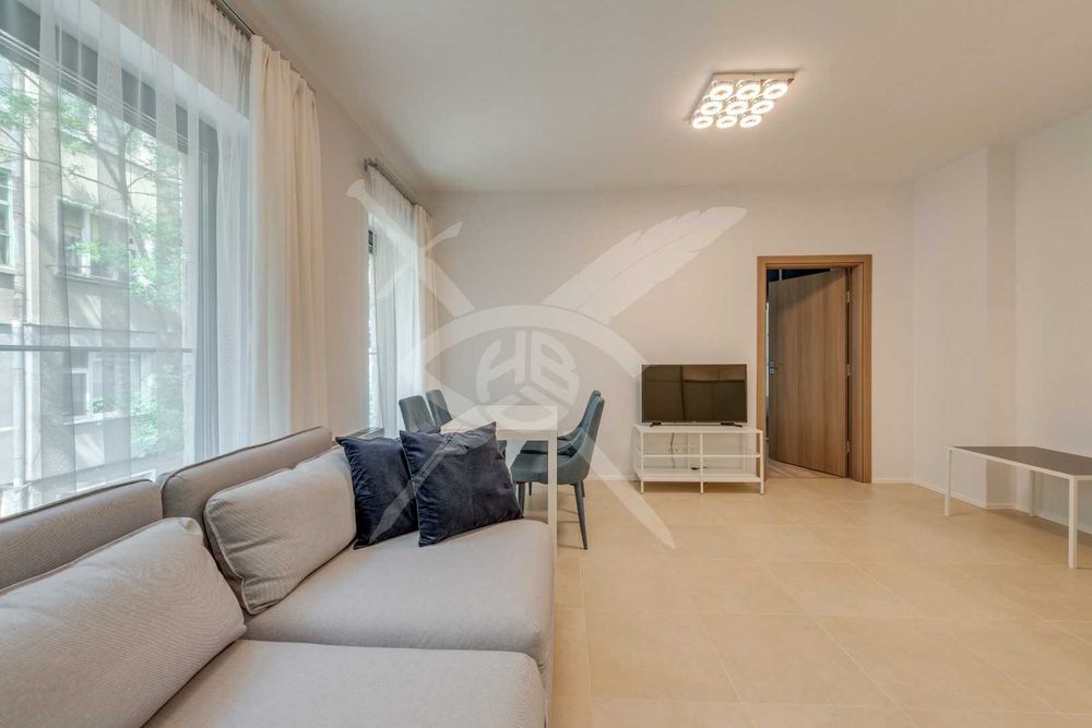 Дава се под наем Двустаен апартамент в София, Център - 86 кв.м за 947.58 € - Снимка #1