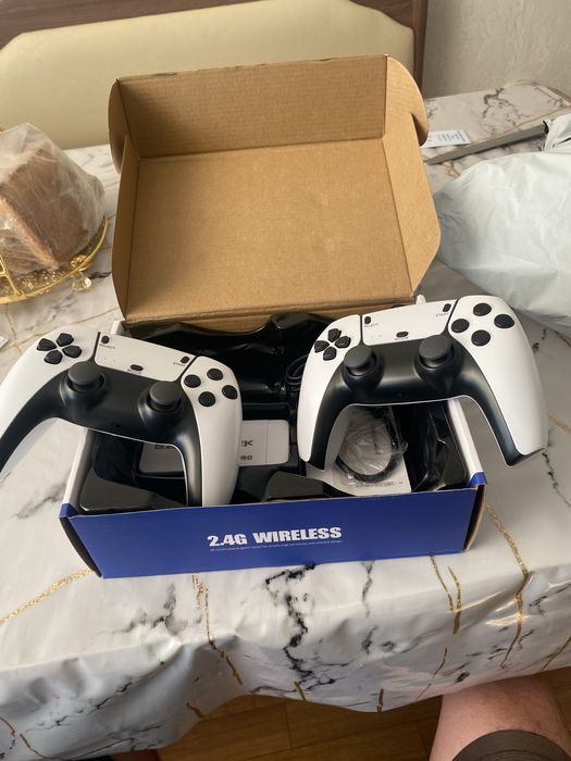 Продам игровую приставку