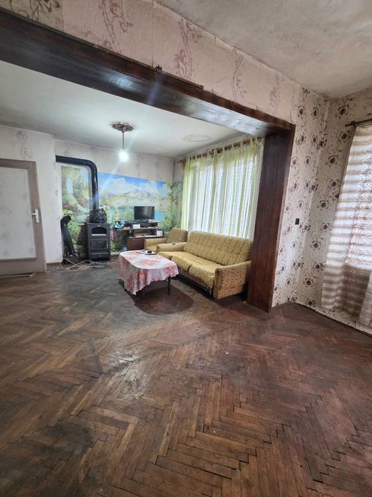 Продава се Тристаен апартамент в Кюстендил, Център - 100 кв.м за 1300 €/кв.м - Снимка #1