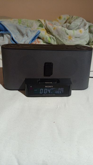 Радио часовник SONY