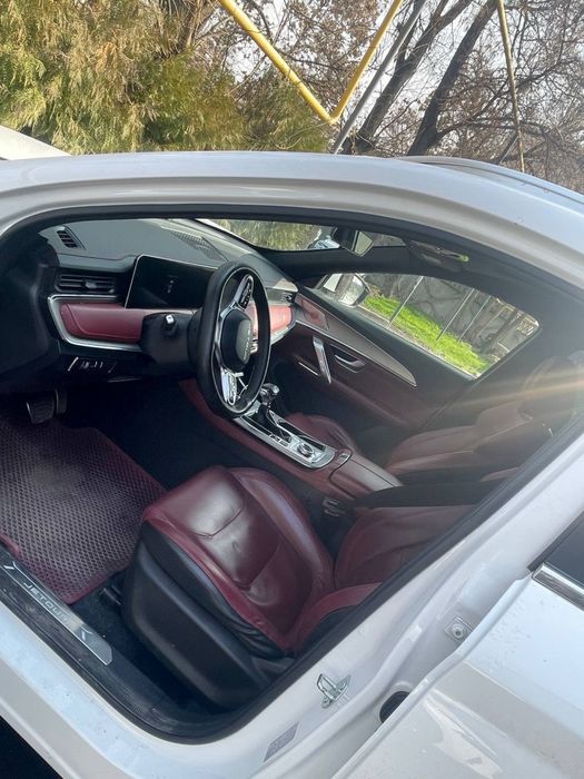 Jetour x70 plus 1.6 turbo sotiladi