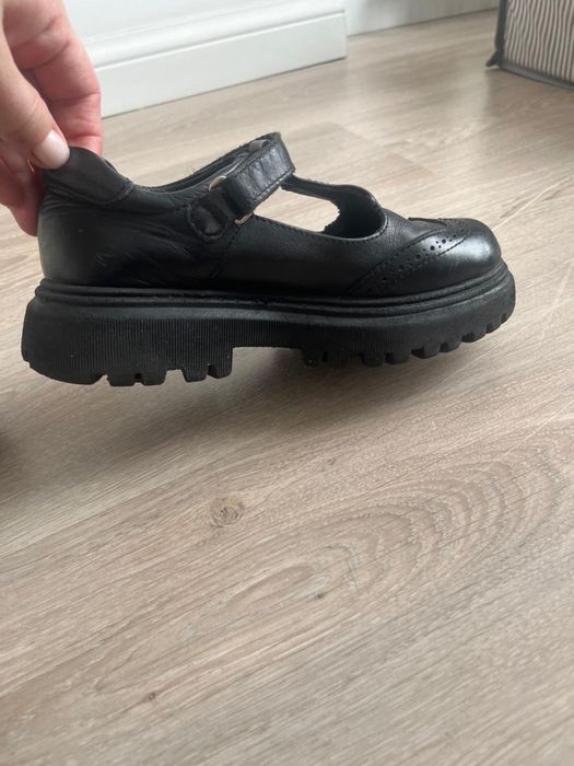 Кожаные туфли на девочку,размер 34