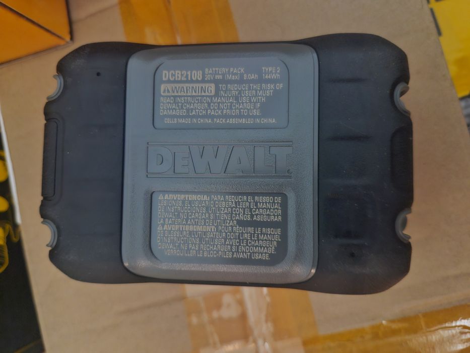 Dewalt POWERPACK 8 ah акумулятор