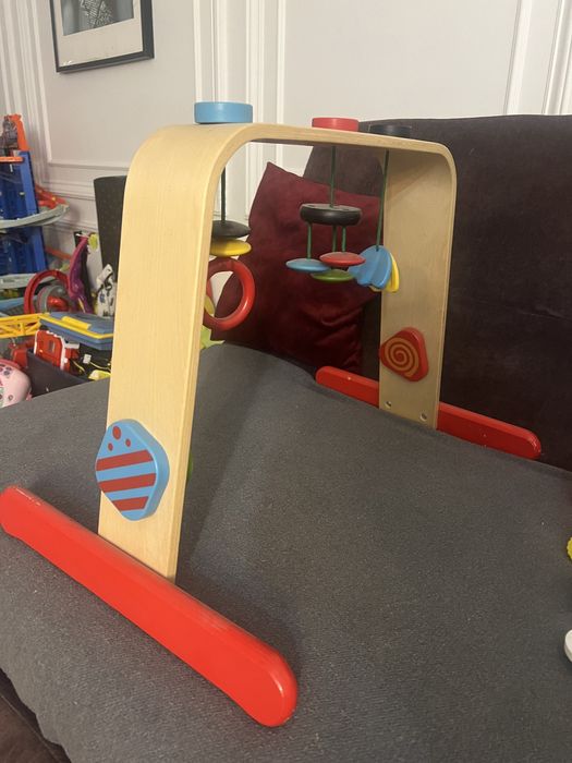 Дуга с игрушками Ikea