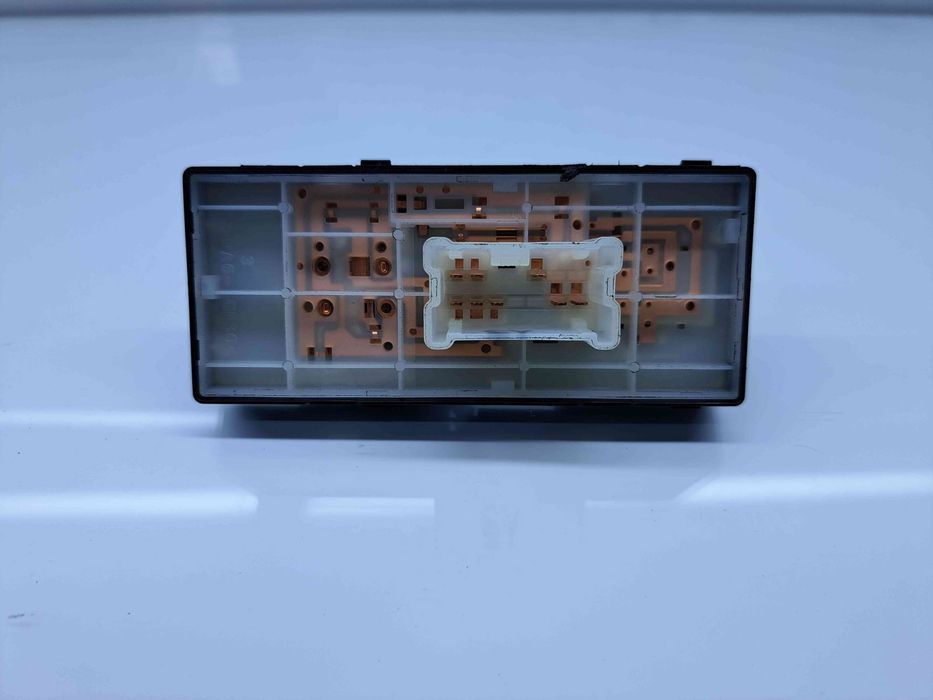 Buton geam dreapta fata Nissan X-Trail (T32) [Fabr 2013-prezent] OEM