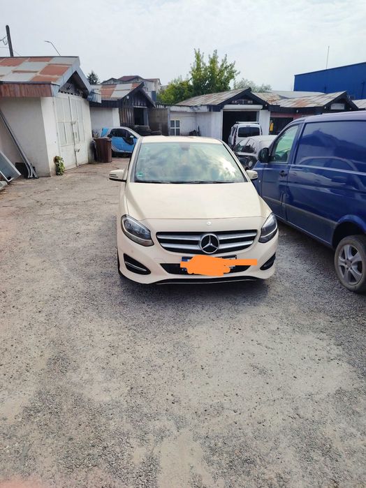Mercedes Benz B180