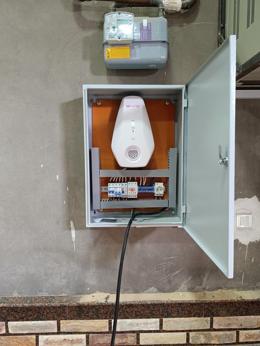 Установка зарядное устройство для Электромобилей