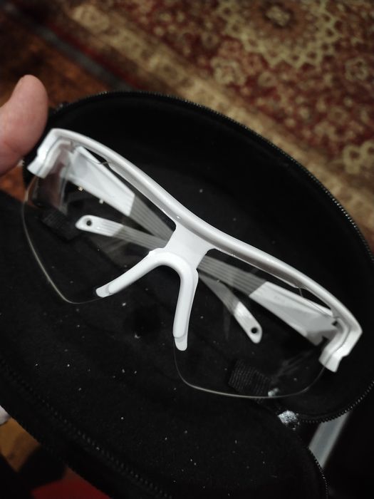 Очки спортивные продам