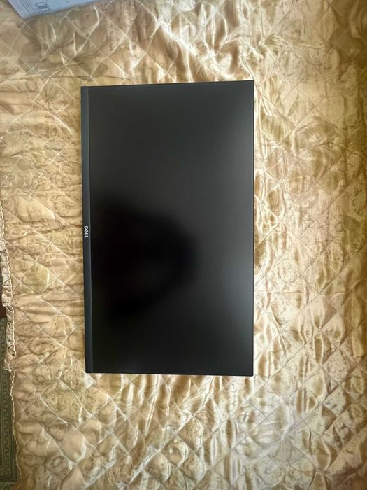 Чисто нови монитор  Dell