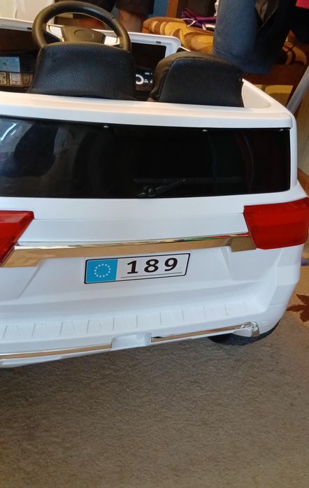 Продам машинку электрический