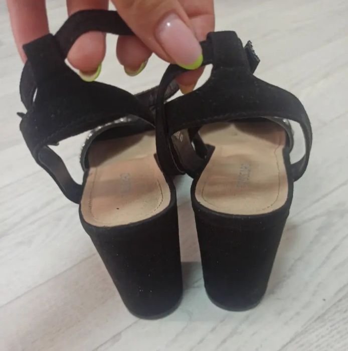 Продам босоножки 40 размер