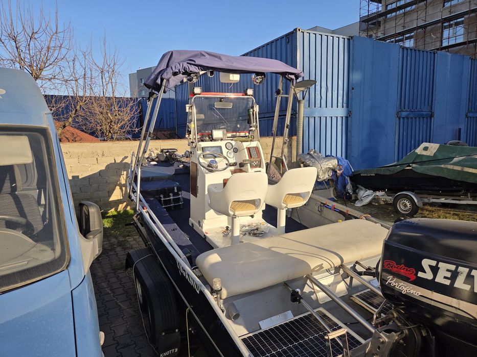 Barca aluminiu de vanzare.  Rog cititi toate detaliile.