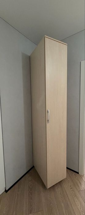 Продам Шкаф-пенал