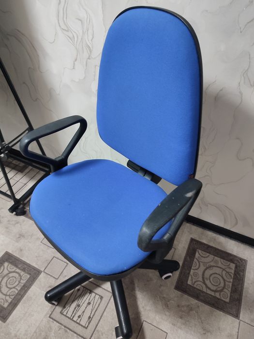 Продам компьютерное кресло