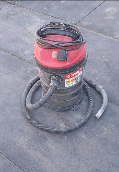 Пылесос рабочий б/у