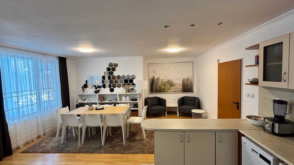 Луксозен триетажен пентхаус в к-с Нев, Сарафово