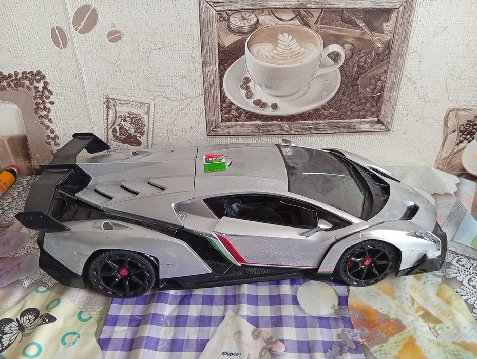 Mașina Lamborghini