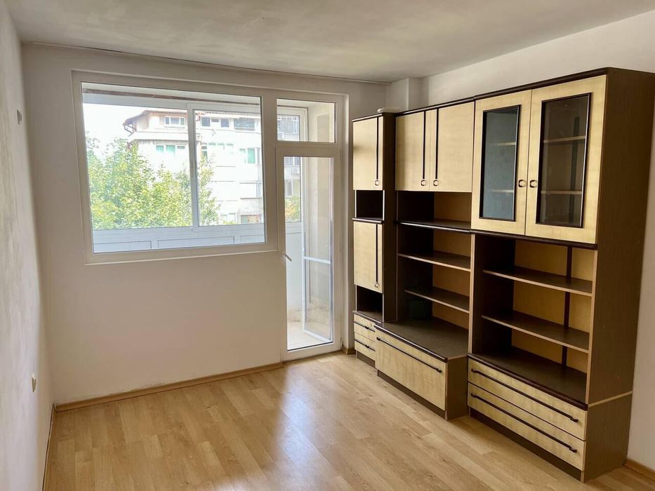 Дава се под наем Тристаен апартамент в Бургас, Лазур - 110 кв.м за 418.71 € - Снимка #2