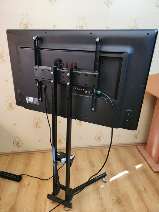 Продам телевизор LG