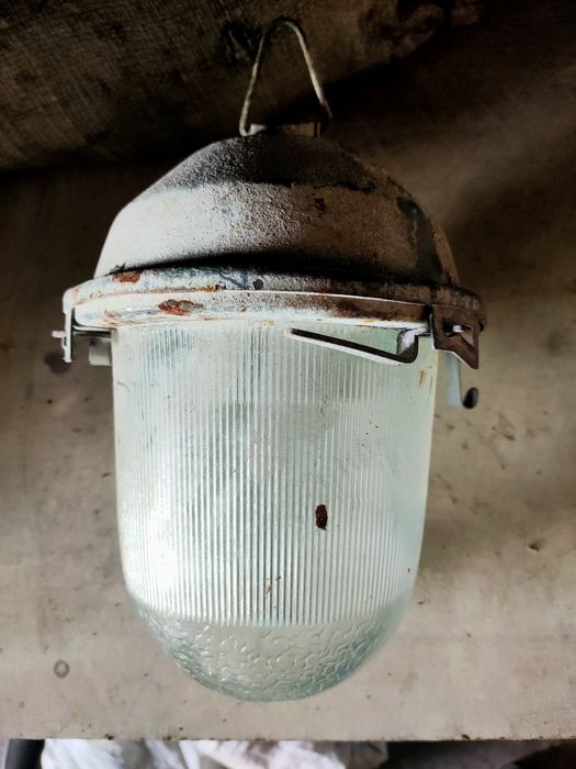 Продам плафон уличный.