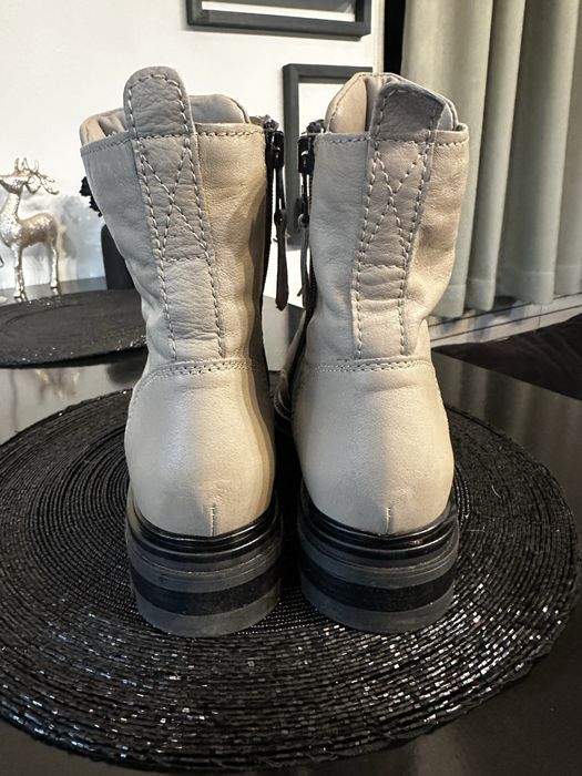 Бежови боти, естествена кожа