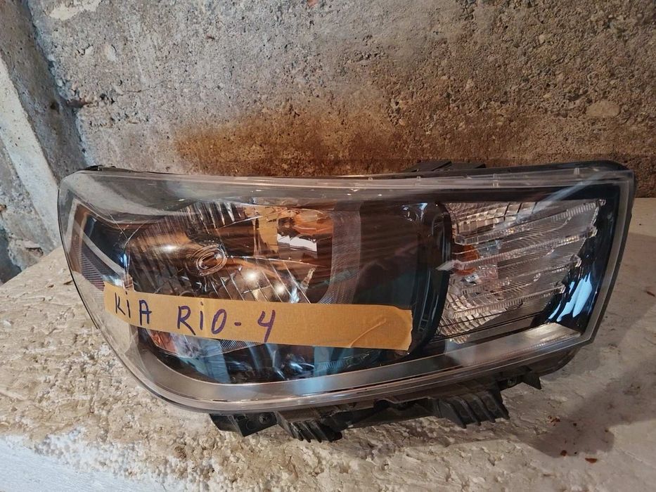 Оригинален Фар за kia rio 4