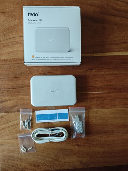 Комплект за смарт отопление tado° (V3+) – термостат + 5 термоглави + безжичен приемник