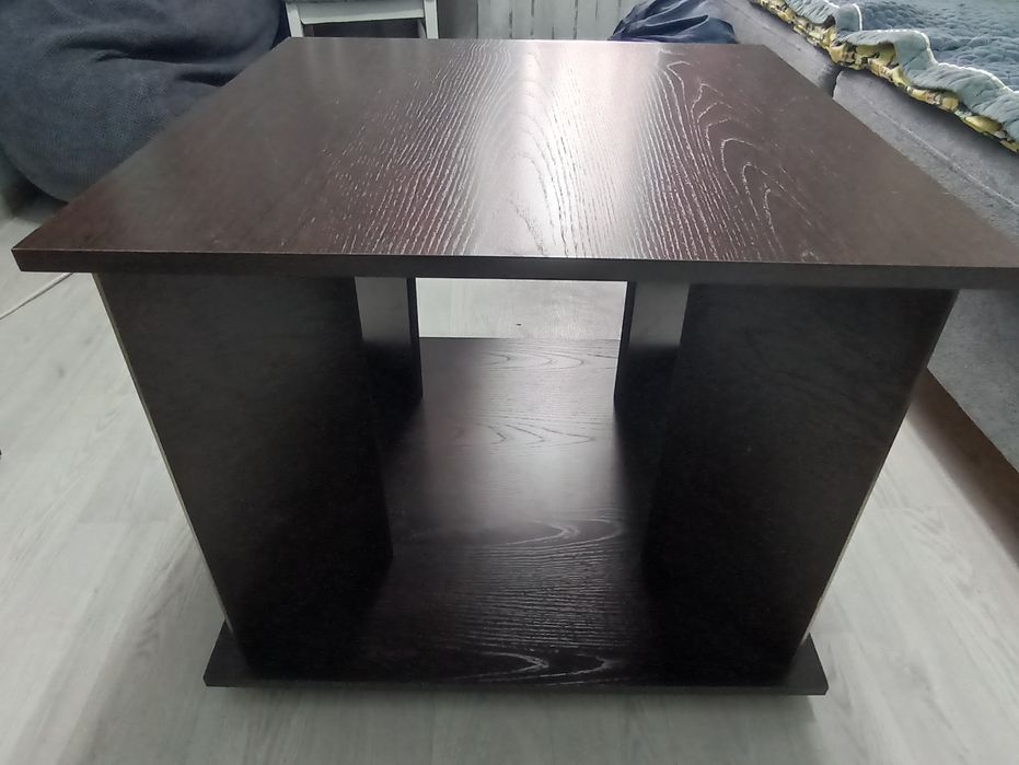 Журнальный столик