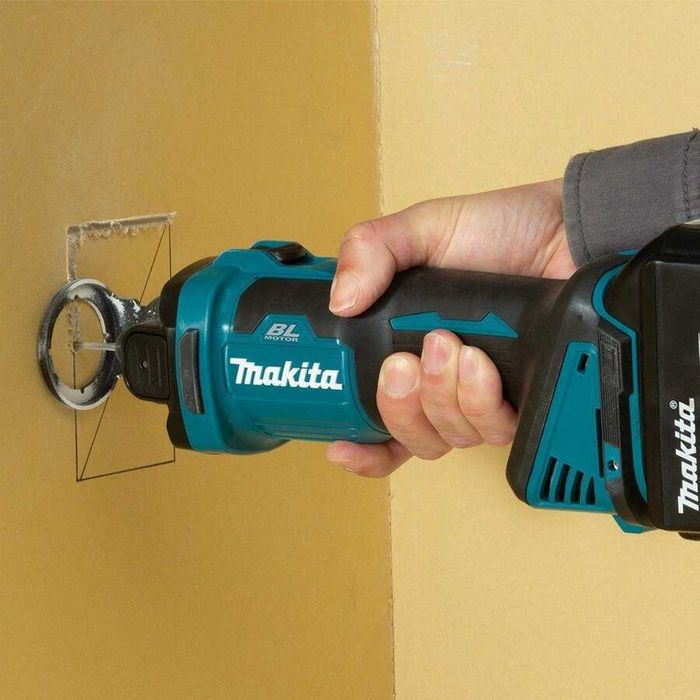 Промоция!Акумулаторна фреза за гипскартон DCO181Z Makita