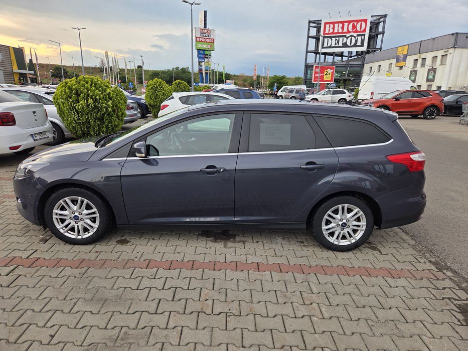 FORD Focus 2013 — imagine 3