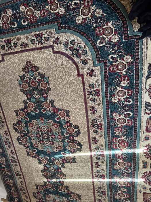 Ковер в хорошем состоянии