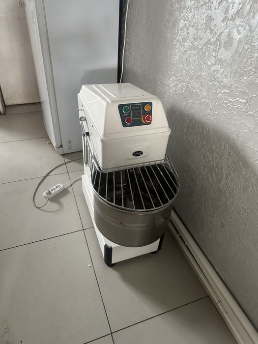 Продам тестомес в хорошем состоянии