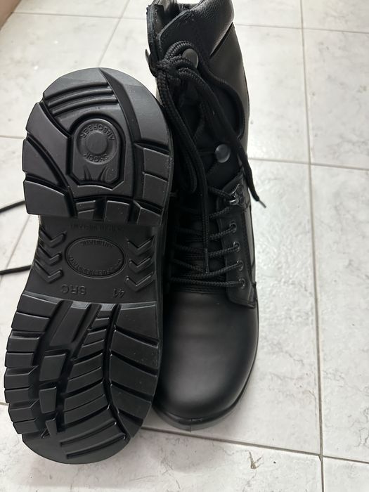 Продавам чисто нови кубинки 43номер