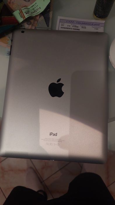 Vand/schimb Ipad 4 64 GB  impecabil