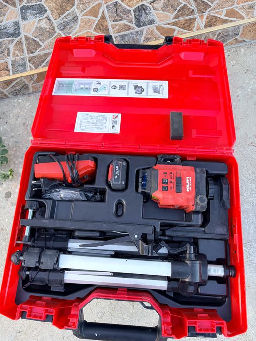 Nivela laser multiliniar Hilti PM 30-MG cu linii verzi