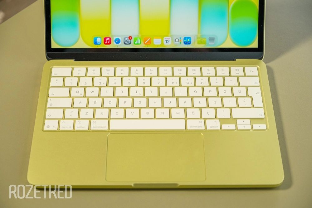 MacBook Neo 512gb официалка русская клавиатура