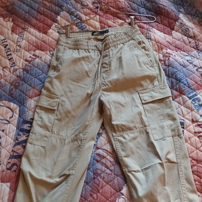 Продавам дънки вид cargo тесни [забележки]