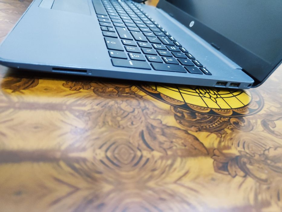 HP Laptop windows 10 pro