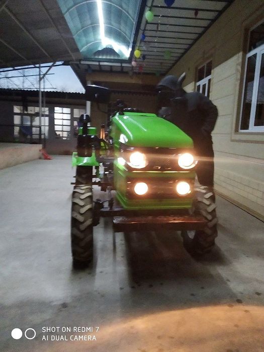 Traktor. Ishlaydi. Xamma joyi soz holatda. Chizili puligi freziri
