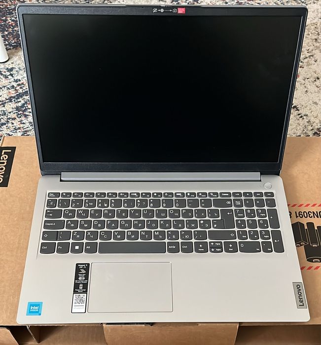 Новый ноутбук Lenovo 1 15IJL7 256GB