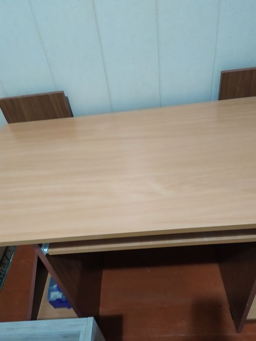 Компьютерный стол.