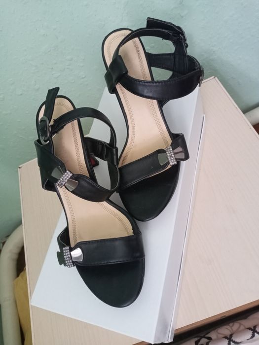 Бассаножки туфли сатылады