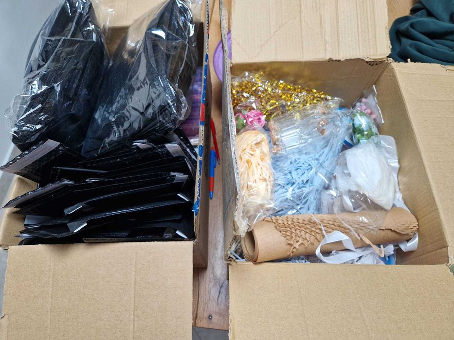 Cutii materiale handcraft - lantisoare de suzeta