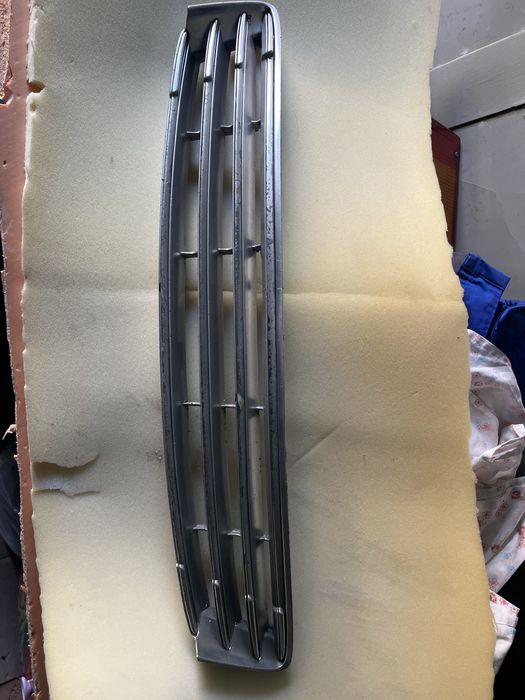 Подкрылник новый решетка Ес300