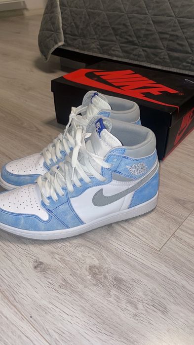 Jordan 1 High Hyper Royal Brand New