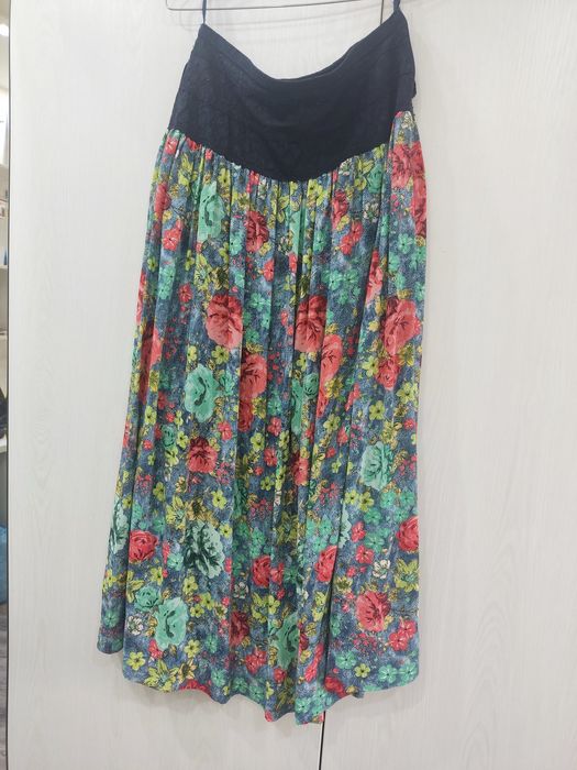 Продаю юбки и маечки