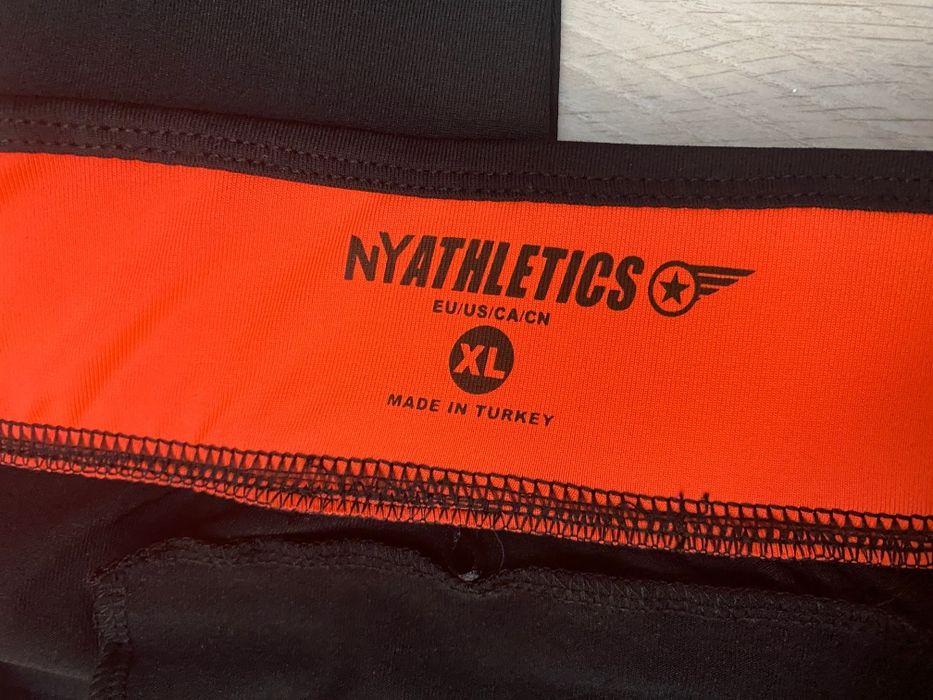 Pantaloni / colanti fitness marimea XL, noi