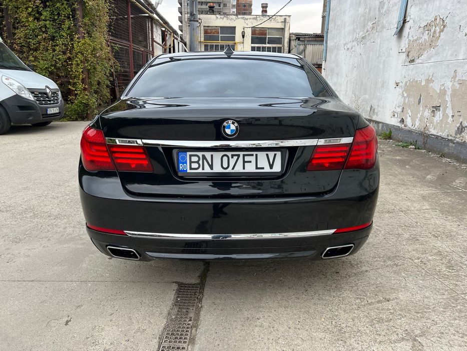 Bmw seria 7      750 L F02