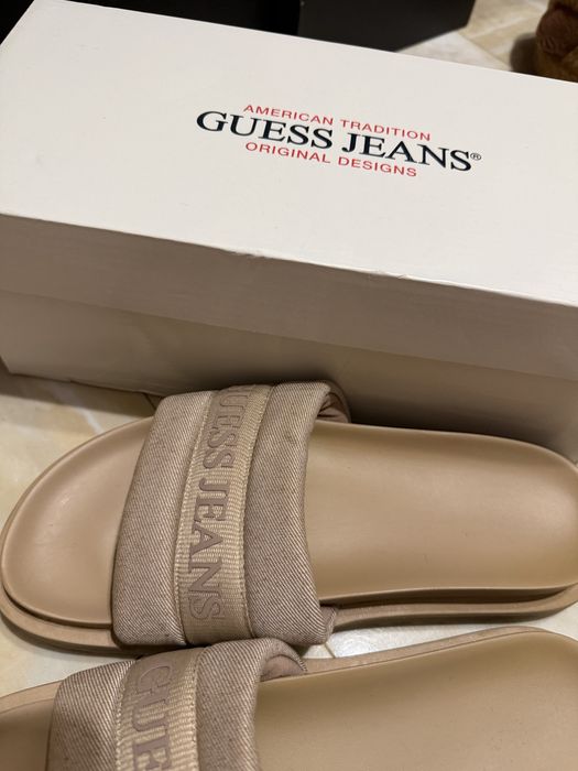 Дамски чехли Guess